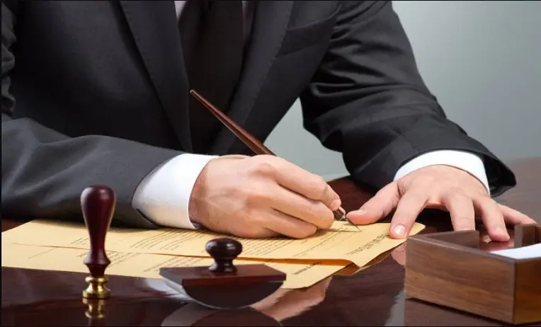 كم يبلغ راتب المحامي في السعودية؟